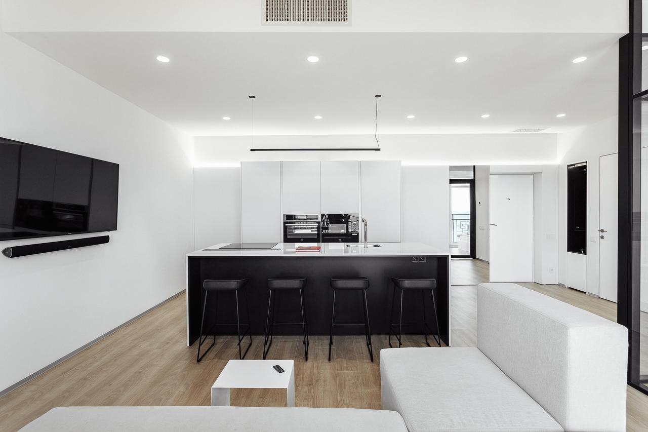 Sea And Sky Apartment